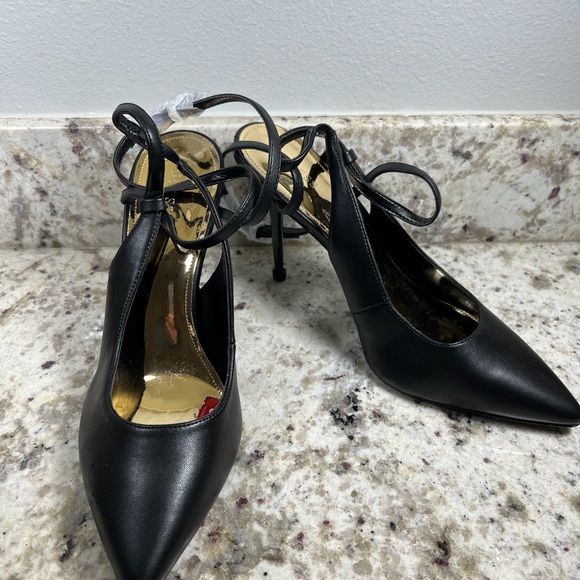 GUESS Black Strappy Staton Pointy Toe Stiletto  Heel Pumps 11M NEW - Picture 2 of 10